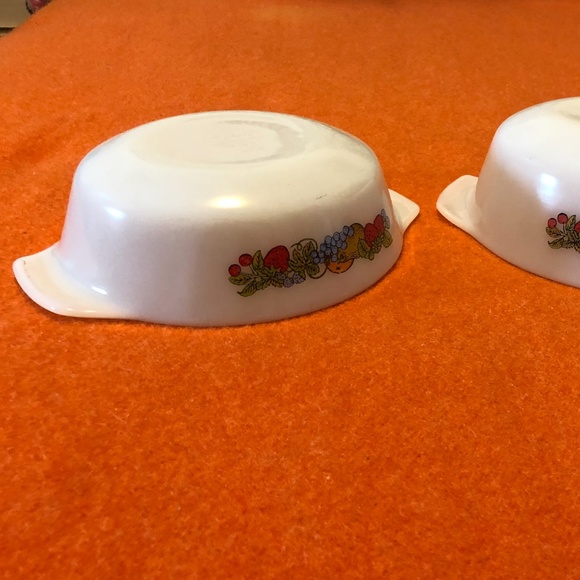 Set of two Anchor Hocking Fire King Nature’s Bounty milk glass dishes EUC - Picture 3 of 7
